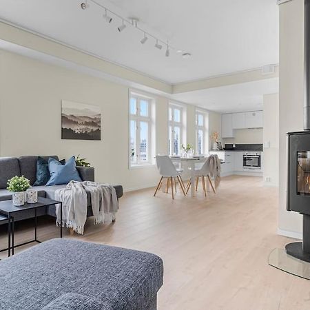 New! Huge Modern Apartment! Fit For Two Families! Bergen Extérieur photo