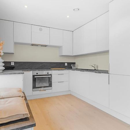 New! Huge Modern Apartment! Fit For Two Families! Bergen Extérieur photo